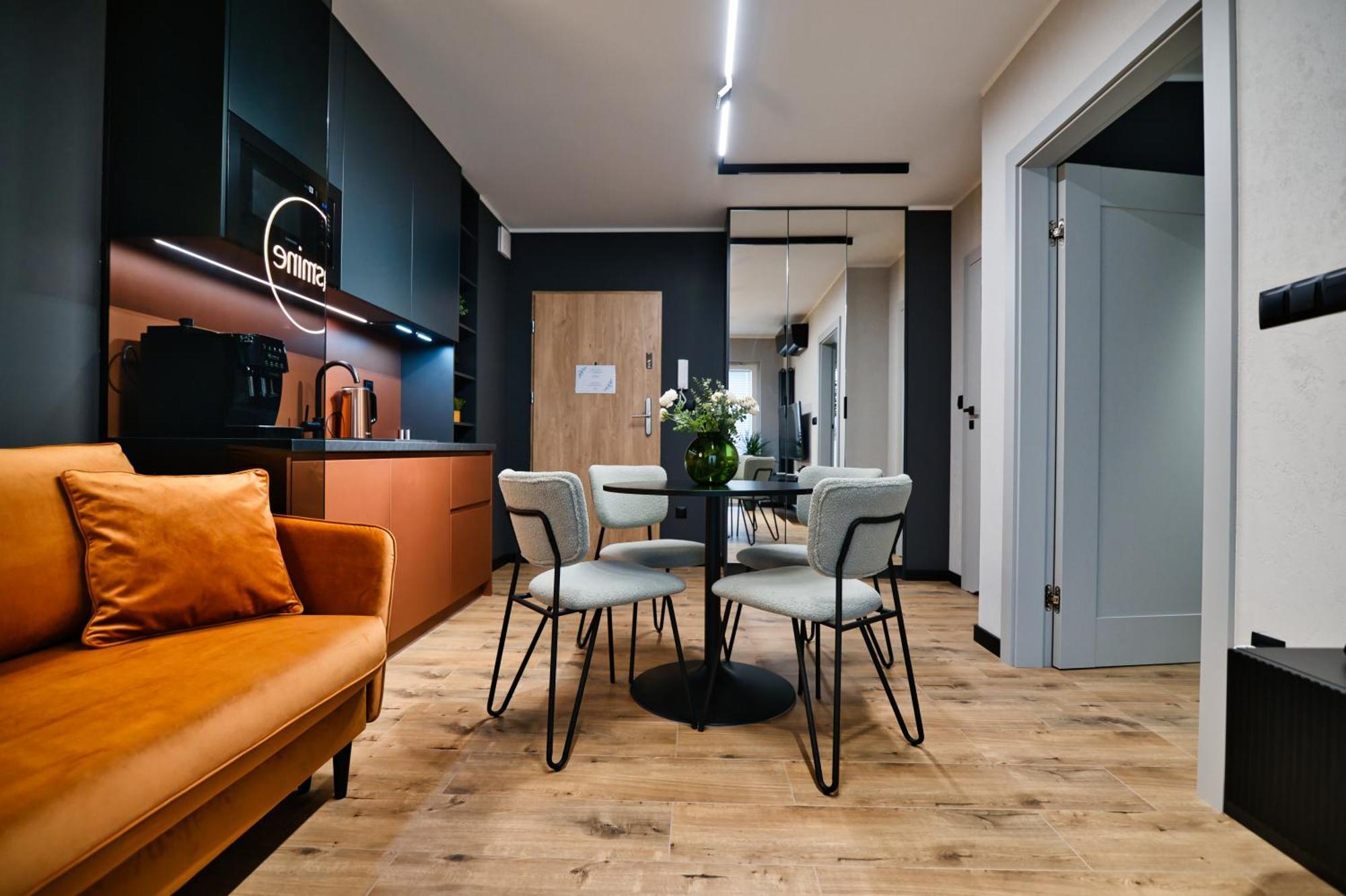 Jasmine By Housine Aparthotel Zator Exteriör bild