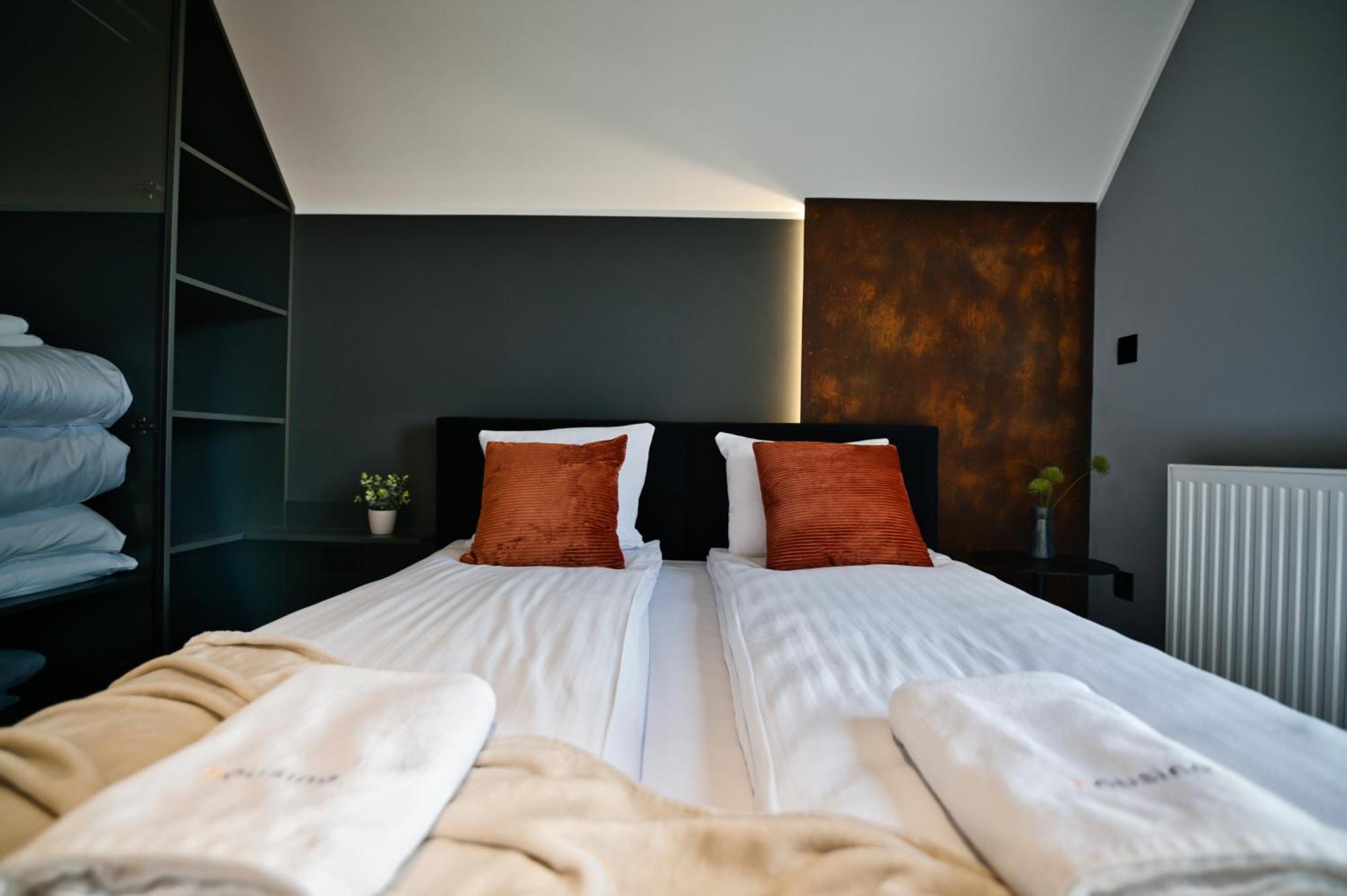 Jasmine By Housine Aparthotel Zator Exteriör bild